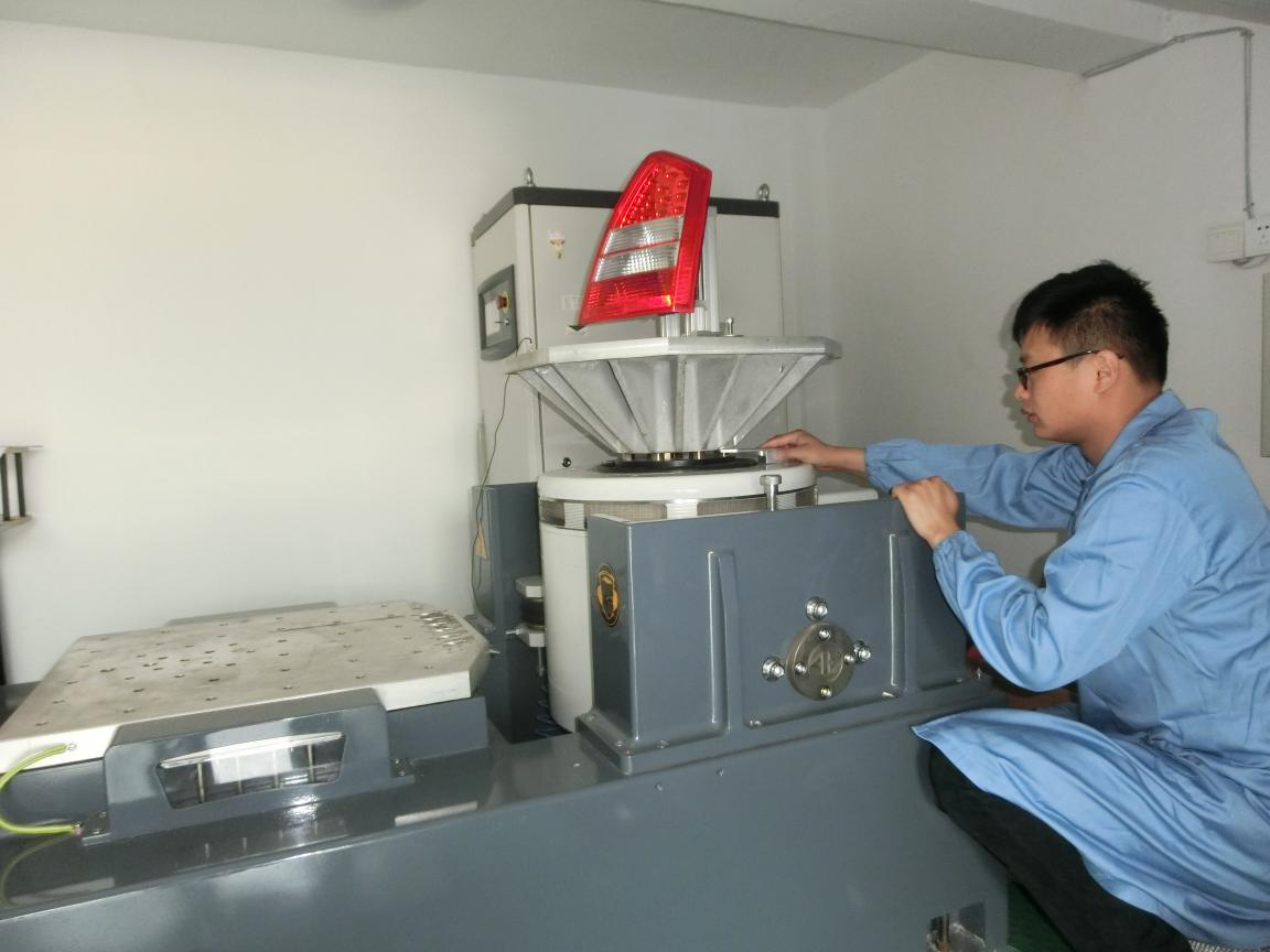 车灯随机振动试验